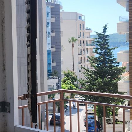 Bela Kuca Studio Apartments-Na Korak Do Mora-A Step To The Sea رفايلوفيتشي المظهر الخارجي الصورة